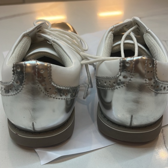 New G/FORE CAP TOE GALLIVANTER GOLF SHOE G4LC20EF04-S/SHK WHITE/SILVER US W 8.5 - Picture 4 of 7